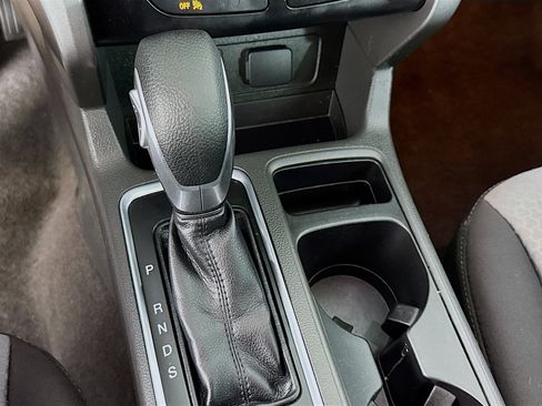 Used 2018 Ford Escape SE image 19