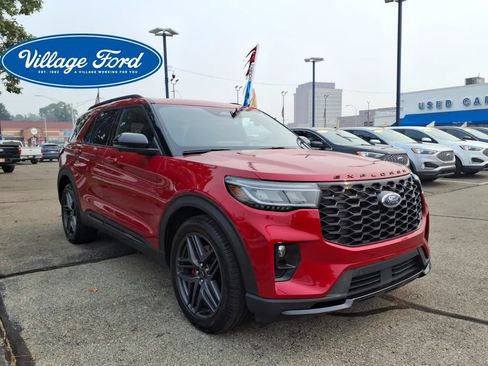 Certified 2025 Ford Explorer ST AWD/4WD image 4