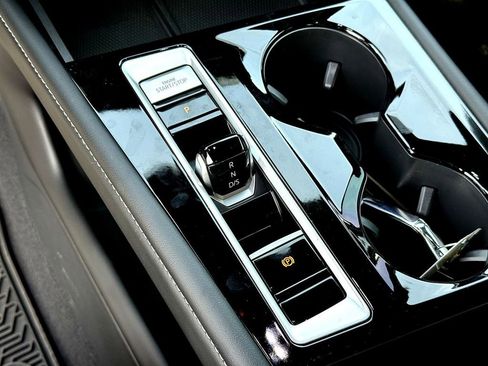 Used 2024 Volkswagen Atlas Cross Sport SEL Premium R-Line image 21