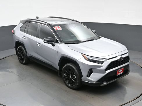 Used 2025 Toyota RAV4 XSE w/ Advanced Technology Package AWD/4WD image 37