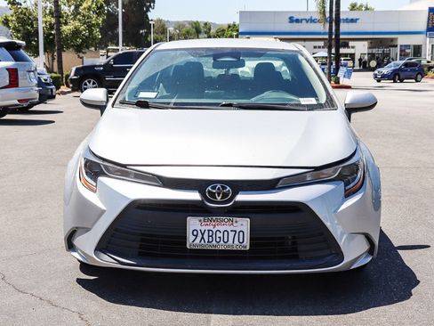 Used 2023 Toyota Corolla LE FWD image 2