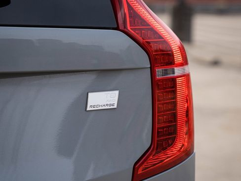 Certified 2024 Volvo XC90 T8 Plus w/ Protection Package Premier image 6