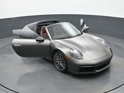 Certified 2024 Porsche 911 Targa 4S AWD/4WD image 28