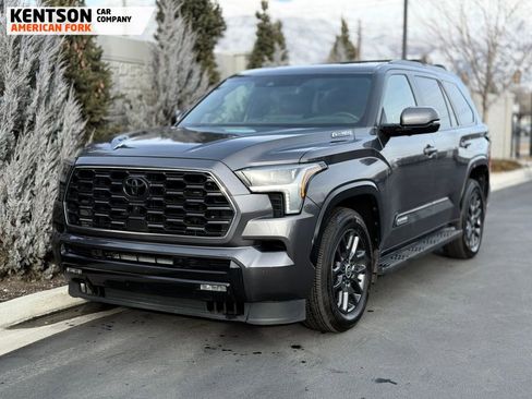 Used 2024 Toyota Sequoia Platinum image 3