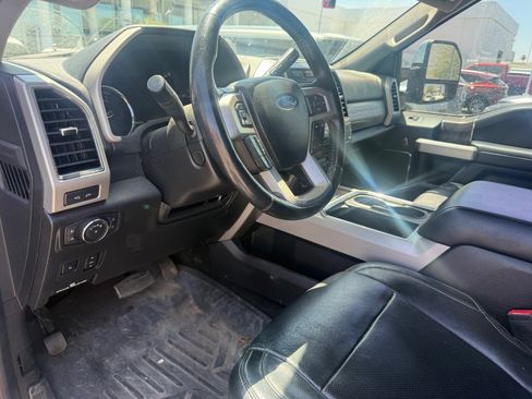 Used 2019 Ford F250 Lariat w/ Lariat Ultimate Package AWD/4WD image 7