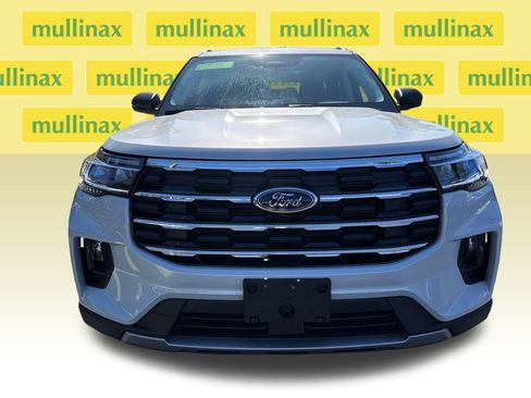 New 2026 Ford Explorer Active w/ Active Comfort Package image 11