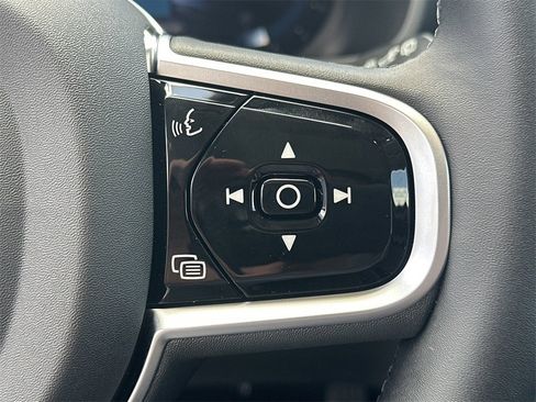 New 2025 Volvo XC90 B6 Core w/ Protection Package image 19