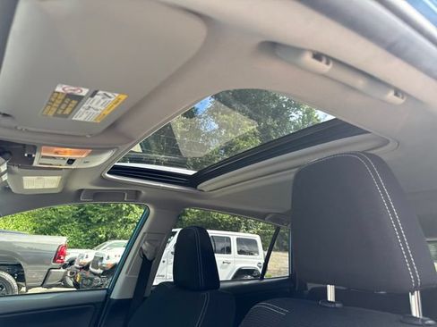 Used 2017 Toyota RAV4 XLE AWD/4WD image 23
