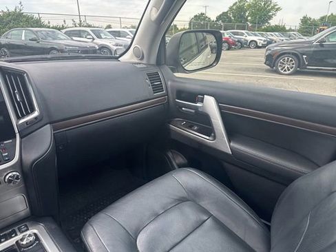 Used 2016 Toyota Land Cruiser AWD/4WD image 19