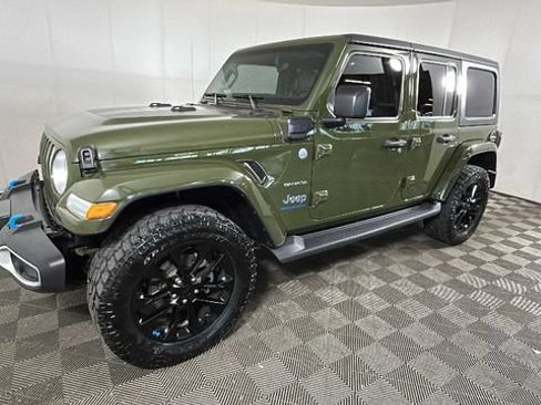 Used 2023 Jeep Wrangler Unlimited Sahara w/ Cold Weather Group AWD/4WD image 6