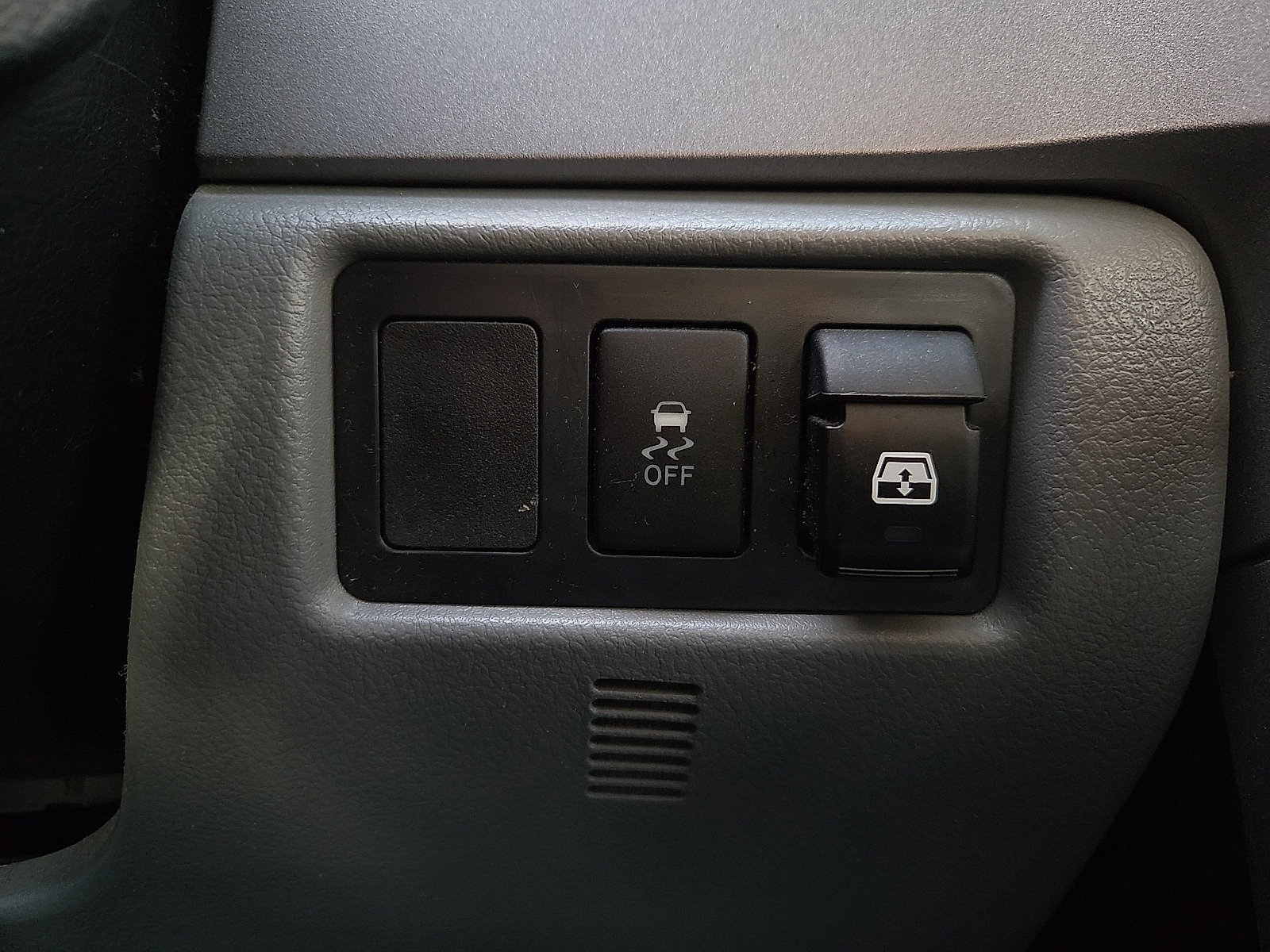 Used 2012 Toyota Tundra 4x4 CrewMax w/ TRD Off-Road Pkg image 22