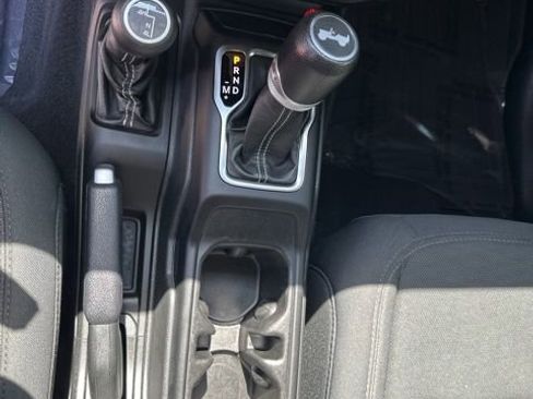 Used 2021 Jeep Wrangler Unlimited Sahara w/ Uconnect 4C Nav & Sound Group AWD/4WD image 27