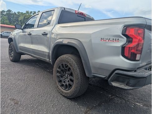 Used 2022 Chevrolet Colorado W/T w/ LPO, Power Package RWD image 4