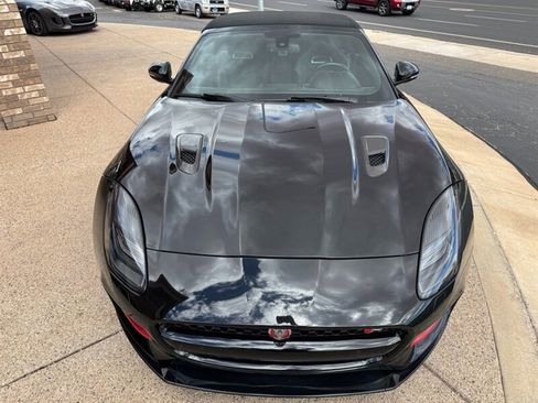 Used 2018 Jaguar F-TYPE R image 17