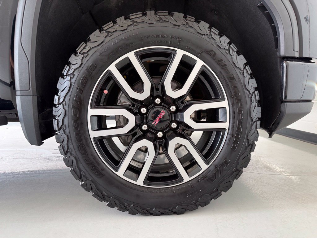 Used 2024 GMC Sierra 1500 AT4 w/ Technology Package AWD/4WD image 45