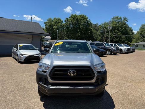 Used 2021 Toyota Tacoma SR RWD image 2