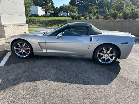 Used 2006 Chevrolet Corvette Convertible w/ Preferred Equipment Group RWD image 15