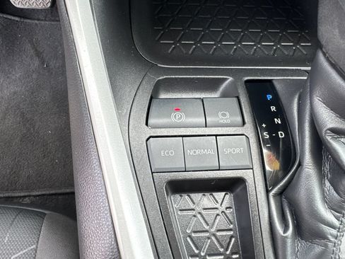 Used 2024 Toyota RAV4 XLE FWD image 23