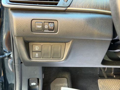 Used 2018 Honda Accord EX-L image 18