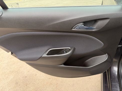 Used 2017 Chevrolet Cruze LT w/ Convenience Package image 23