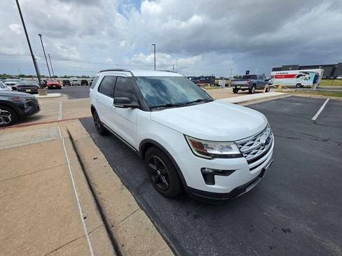 Used 2019 Ford Explorer XLT w/ Equipment Group 201A FWD image 1