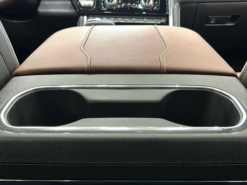 Used 2025 GMC Sierra 1500 Denali Ultimate image 38