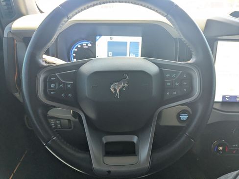Used 2023 Ford Bronco Badlands w/ Sasquatch Package AWD/4WD image 17