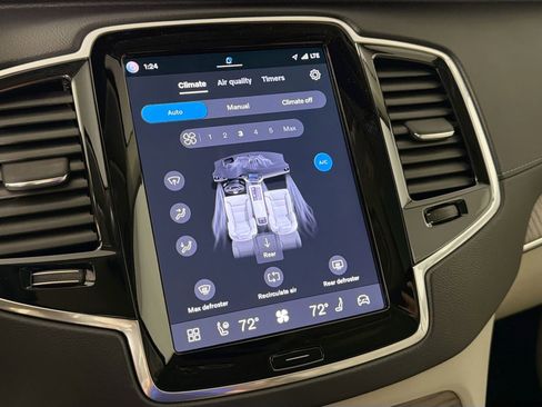 Certified 2023 Volvo XC90 B6 Ultimate w/ Protection Package Premier image 16