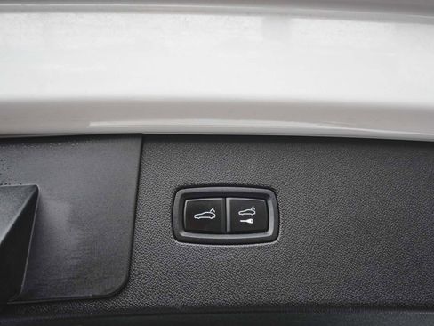 Used 2023 Porsche Cayenne Base w/ Premium Package image 49