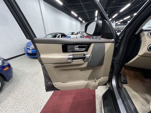 Used 2016 Land Rover LR4 HSE image 17