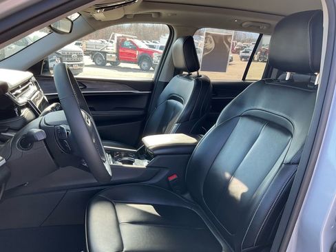 Used 2023 Jeep Grand Cherokee 4WD 4xe image 15