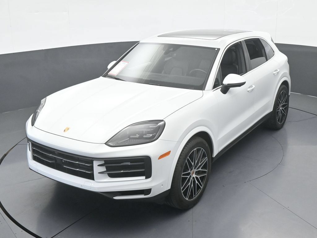 Used 2025 Porsche Cayenne AWD/4WD image 57