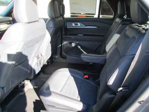 New 2026 Ford Explorer ST RWD image 5