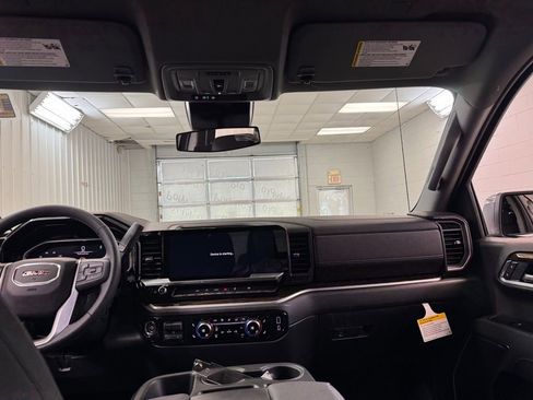 New 2026 GMC Sierra 1500 SLE w/ Preferred Package image 23
