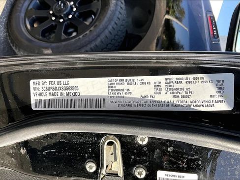 Used 2025 RAM 2500 Big Horn AWD/4WD image 28
