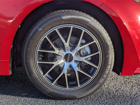 Used 2020 Toyota Corolla LE image 9