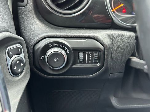 Used 2020 Jeep Wrangler Unlimited Sport AWD/4WD image 28