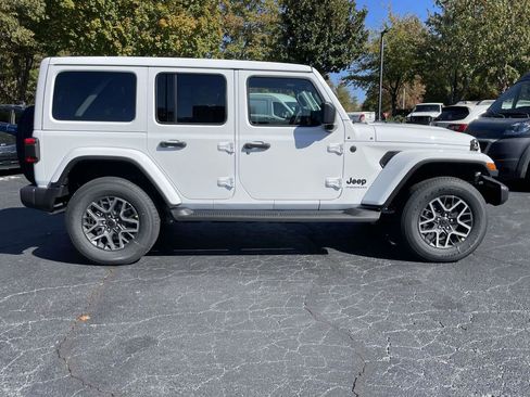 New 2026 Jeep Wrangler Sahara image 10