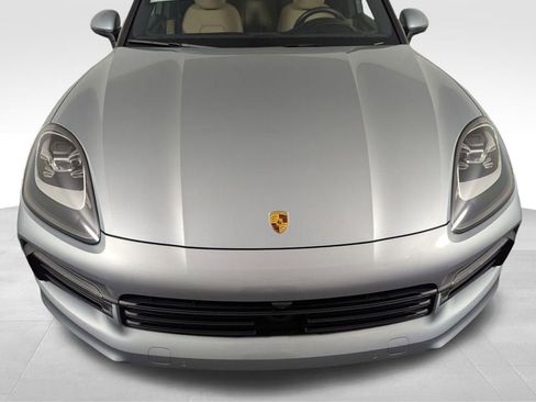 Used 2022 Porsche Cayenne Coupe AWD/4WD image 57