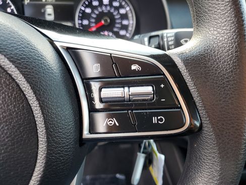 New 2022 Kia Forte LXS w/ LXS Technology Package image 19