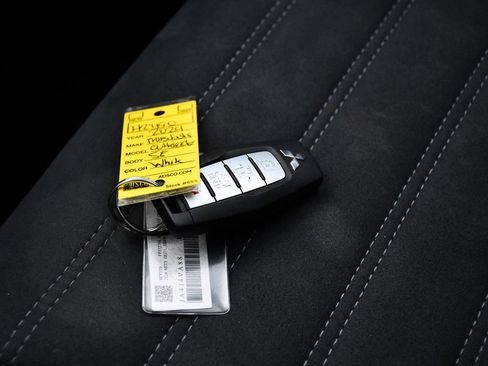 Used 2024 Mitsubishi Outlander SE AWD/4WD image 18