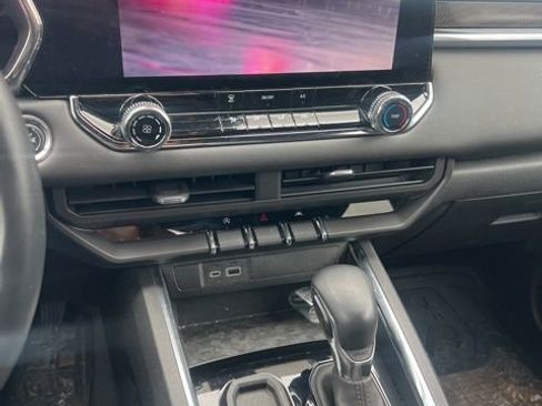 Used 2023 GMC Canyon Elevation image 9