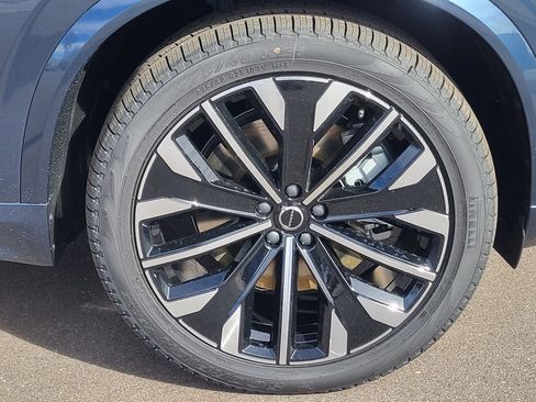 New 2026 Volvo XC90 T8 Ultra w/ Protection Package Premier AWD/4WD image 7