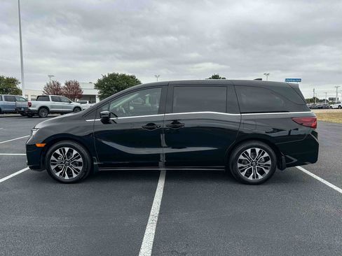 Certified 2025 Honda Odyssey Elite image 9