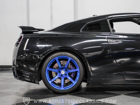 Used 2013 Nissan GT-R Premium image 30