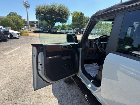 Used 2022 Ford Bronco Outer Banks w/ Sasquatch Package AWD/4WD image 24