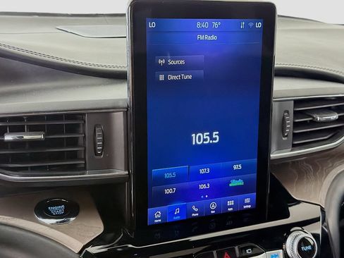 Used 2023 Ford Explorer Platinum w/ Technology Package AWD/4WD image 18