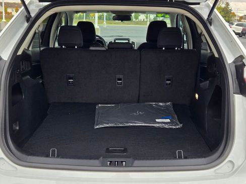 Used 2024 Ford Edge SE image 13