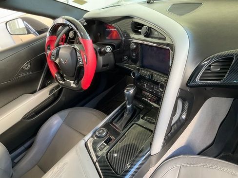 Used 2018 Chevrolet Corvette Z06 image 9