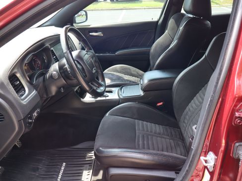 Used 2018 Dodge Charger R/T RWD image 28